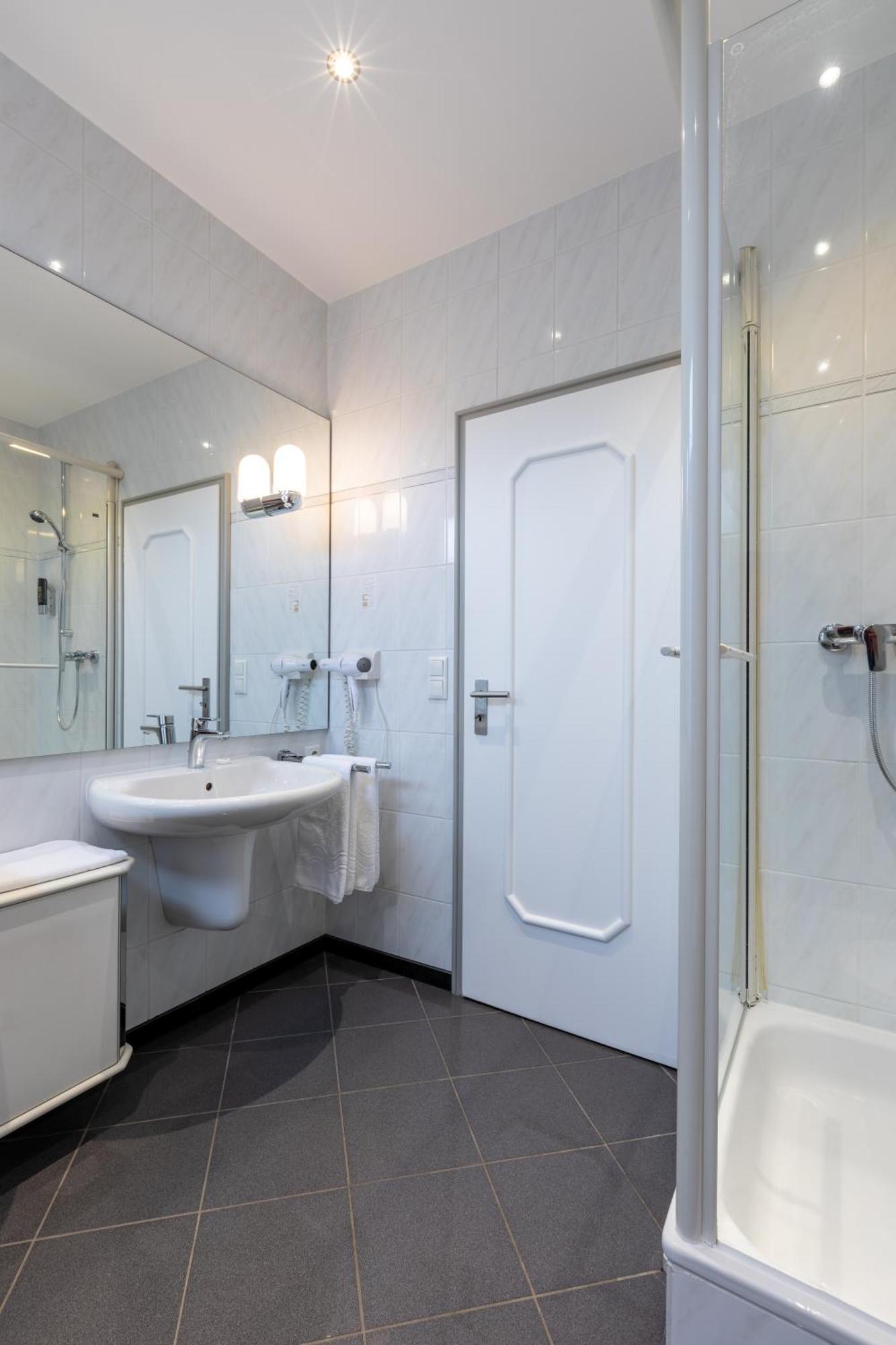 Hotel Wittekindsquelle Bad Oeynhausen Room photo